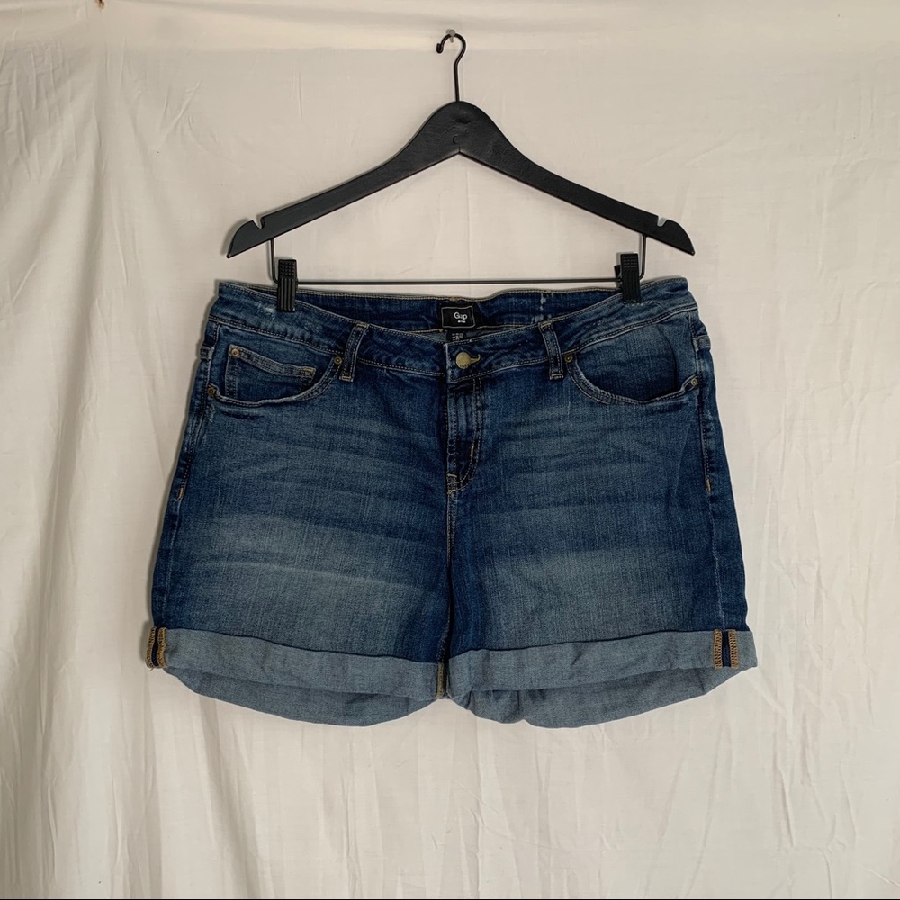 Gap shorts